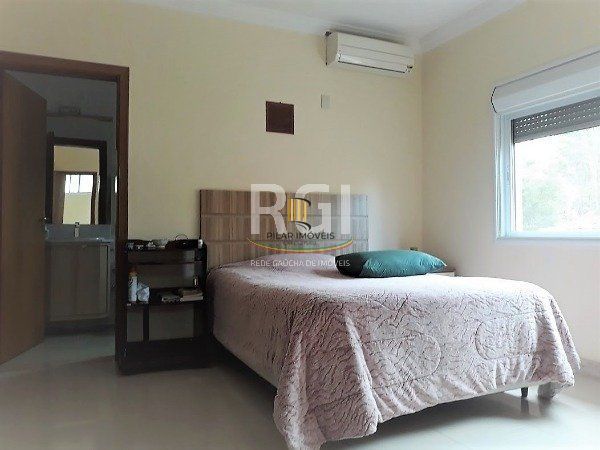 Casa Condominio para Venda - 283m², 4 dormitórios, sendo 3 suites, 3 vagas - Lagos De Nova Ipanema