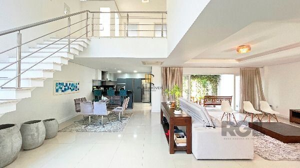 Casa Condominio em Porto Alegre, no bairro Hípica, com 3 dormitório(s), e 3 banheiros, à venda.