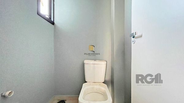 Casa em Porto Alegre, no bairro Hípica, com 3 dormitório(s), e 3 banheiros, à venda.