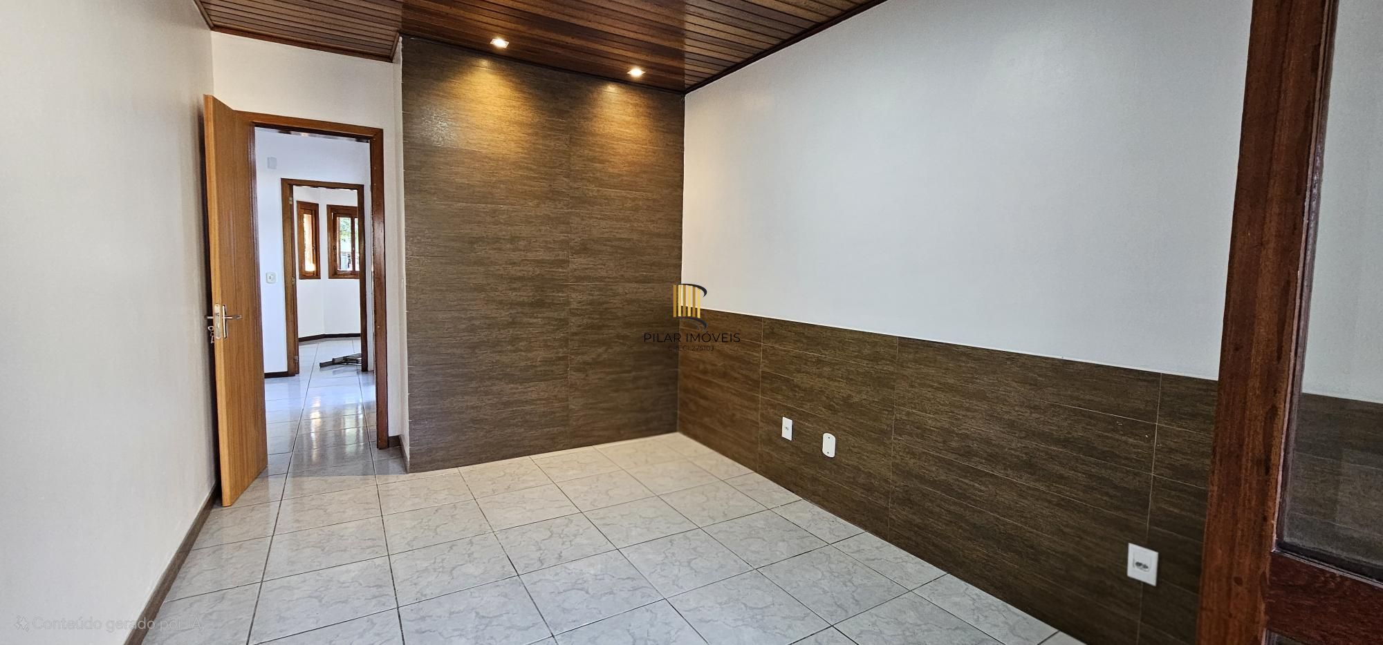 Casa 2 dormitórios no bairro Hípica