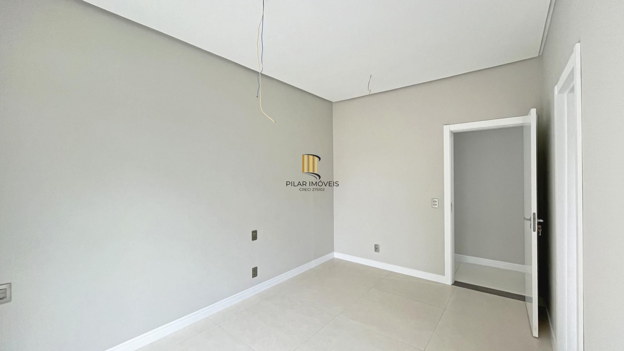 Casa Condominio em Porto Alegre, no bairro Hípica, com 3 dormitório(s), e 3 banheiros, à venda.