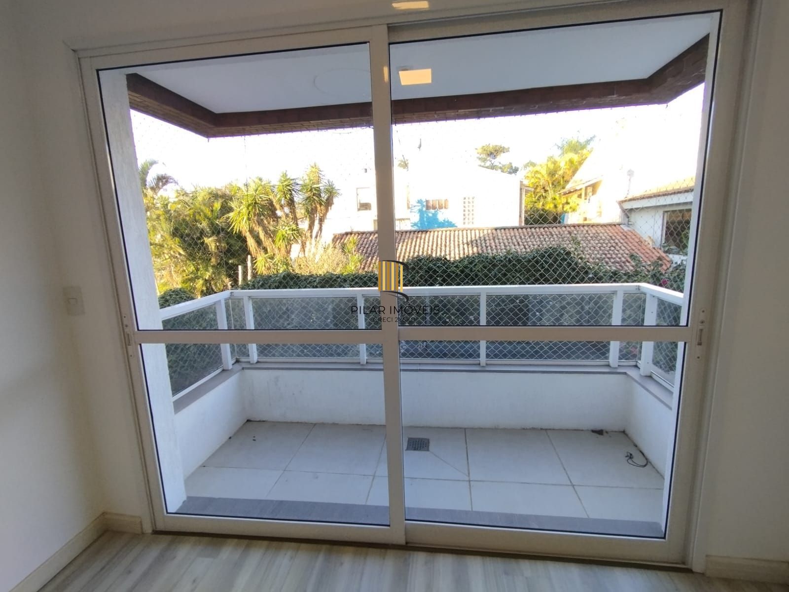 Apartamento, 2 quartos, com 01 suíte, bem localizado, bairro Tristeza.