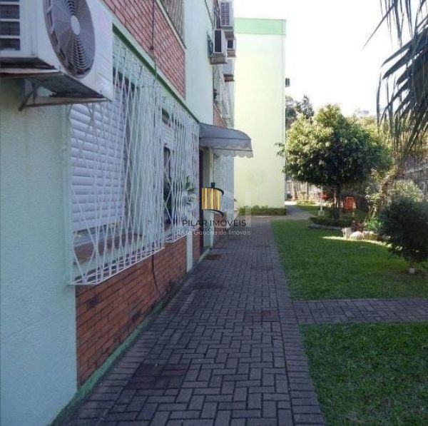 Apartamento em Porto Alegre, no bairro Cristal, com 2 dormitório(s), e 2 banheiros, à venda.