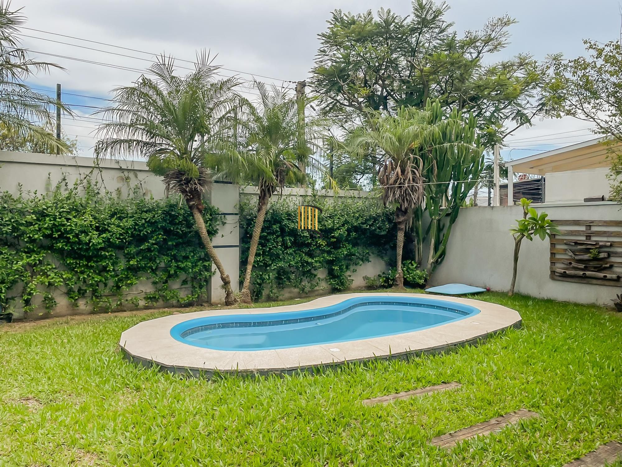 Casa 3 suítes com piscina em condomínio alto padrão na zona sul de Porto Alegre !