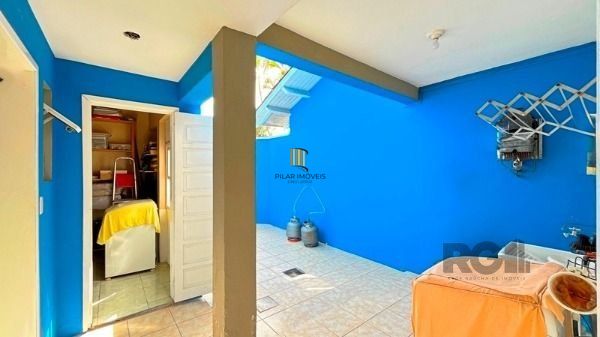 Casa em Porto Alegre, no bairro Ipanema, com 3 dormitório(s), à venda.