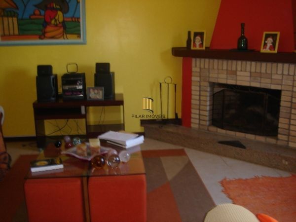Casa para Venda - 500m², 4 dormitórios, sendo 1 suites, 1 vaga - Imperial Parque
