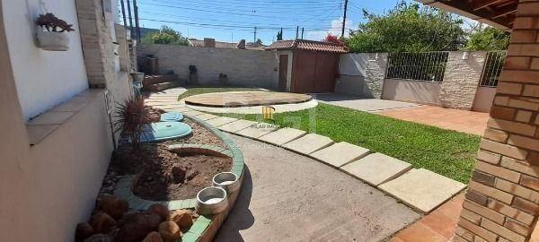 Casa para Venda - 374m², 4 dormitórios, sendo 1 suites, 3 vagas - Guarujá