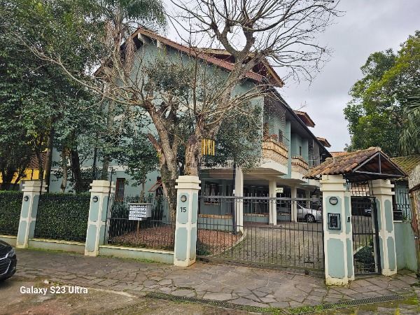 Casa Condominio em Porto Alegre, no bairro Ipanema, com 3 dormitório(s), e 3 banheiros, à venda.