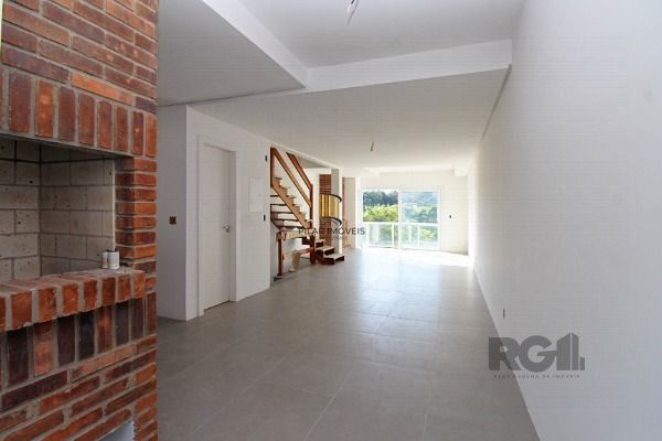 Sobrado para Venda - 100m², 3 dormitórios, sendo 3 suites, 2 vagas - Portal Do Guarujá