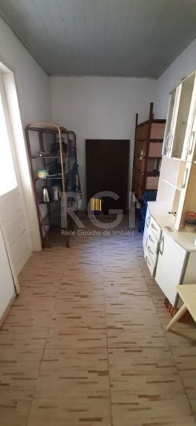 Sítio em Porto Alegre, no bairro São Caetano, com 5 dormitório(s), e 5 banheiros, à venda.
