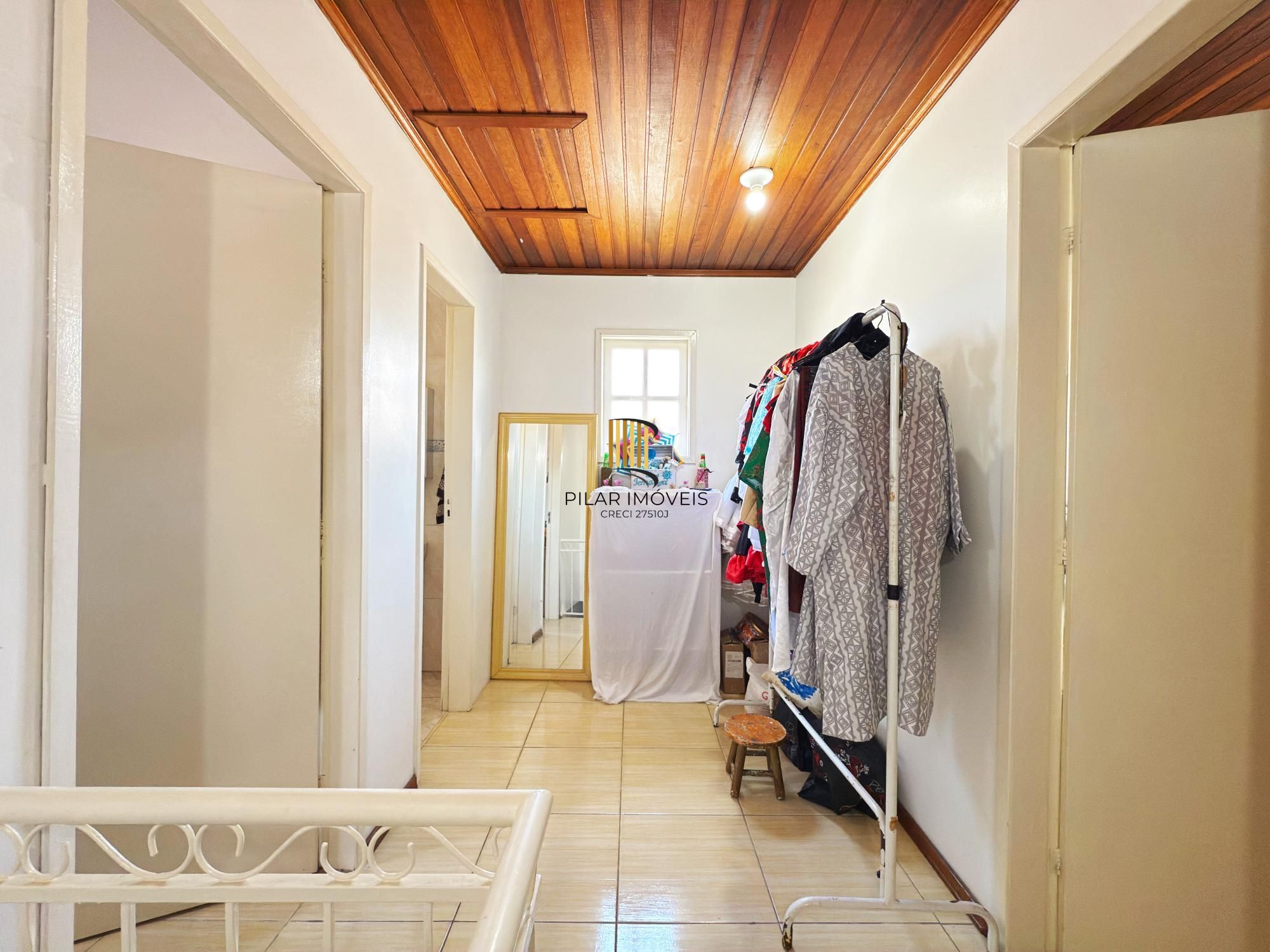 Casa 2 dormitórios no bairro Hípica