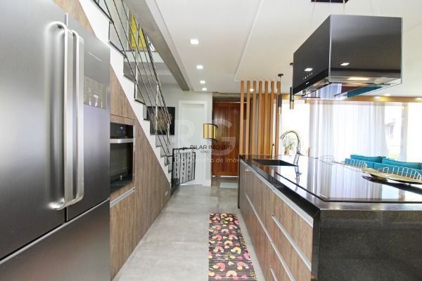 Casa Condominio em Porto Alegre, no bairro Hípica, com 3 dormitório(s), e 3 banheiros, à venda.
