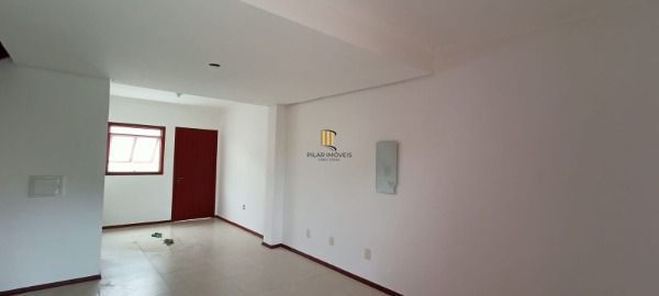 Casa para Venda - 75m², 3 dormitórios, 2 vagas - Guarujá