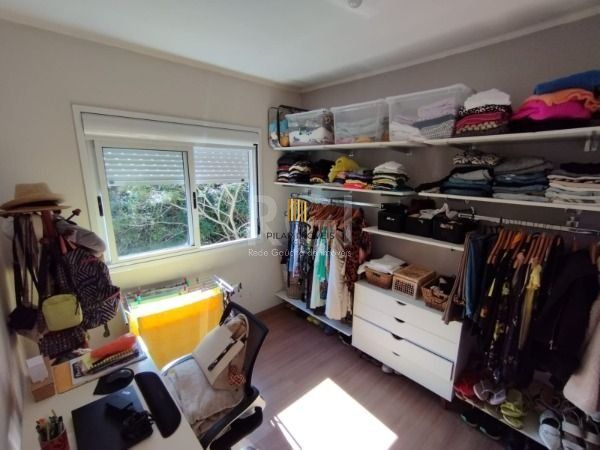 Apartamento em Porto Alegre, no bairro Ipanema, com 2 dormitório(s), e 2 banheiros, à venda.