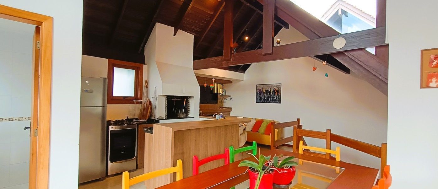 Linda cobertura, 3 quartos, 1 suíte, infra completa no bairro Ipanema, com ofurô.