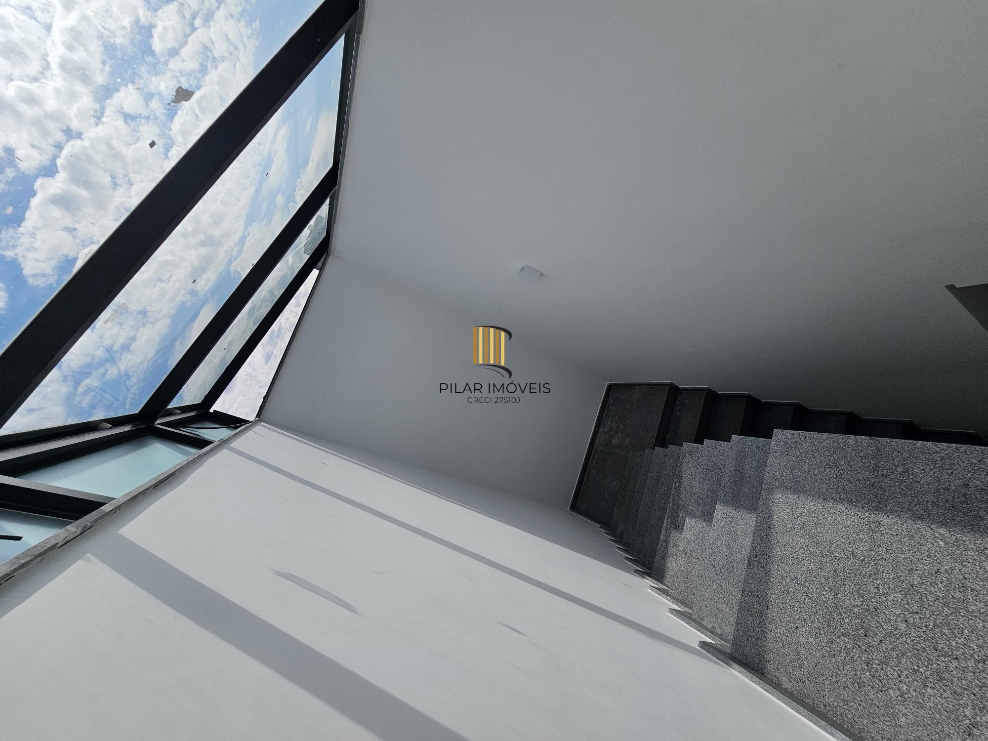 Casa de Condomínio 3 dormitórios no bairro Glória