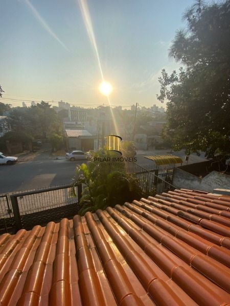 Casa para Venda - 301m², 4 dormitórios, sendo 1 suites, 2 vagas - Bom Jesus
