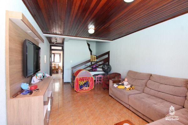 Casa 3 dormitórios no bairro Aberta dos Morros