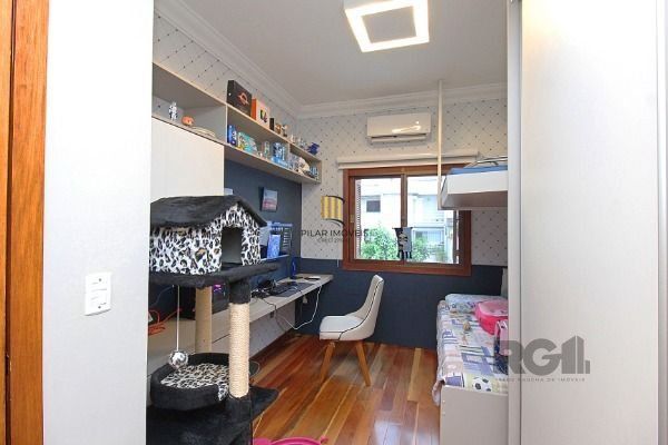 Casa 3 dormitórios no bairro Hípica
