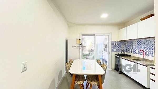 Casa em Porto Alegre, no bairro Hípica, com 2 dormitório(s), à venda.