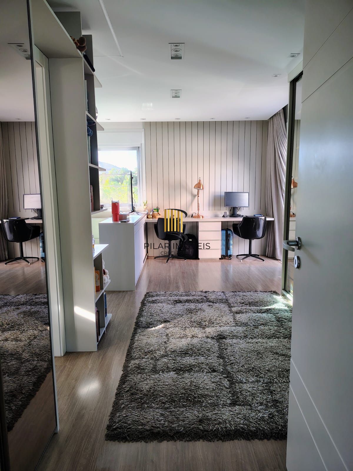 **Espetacular Casa de Condomínio com 3 suítes, Piscina com aquecimento**