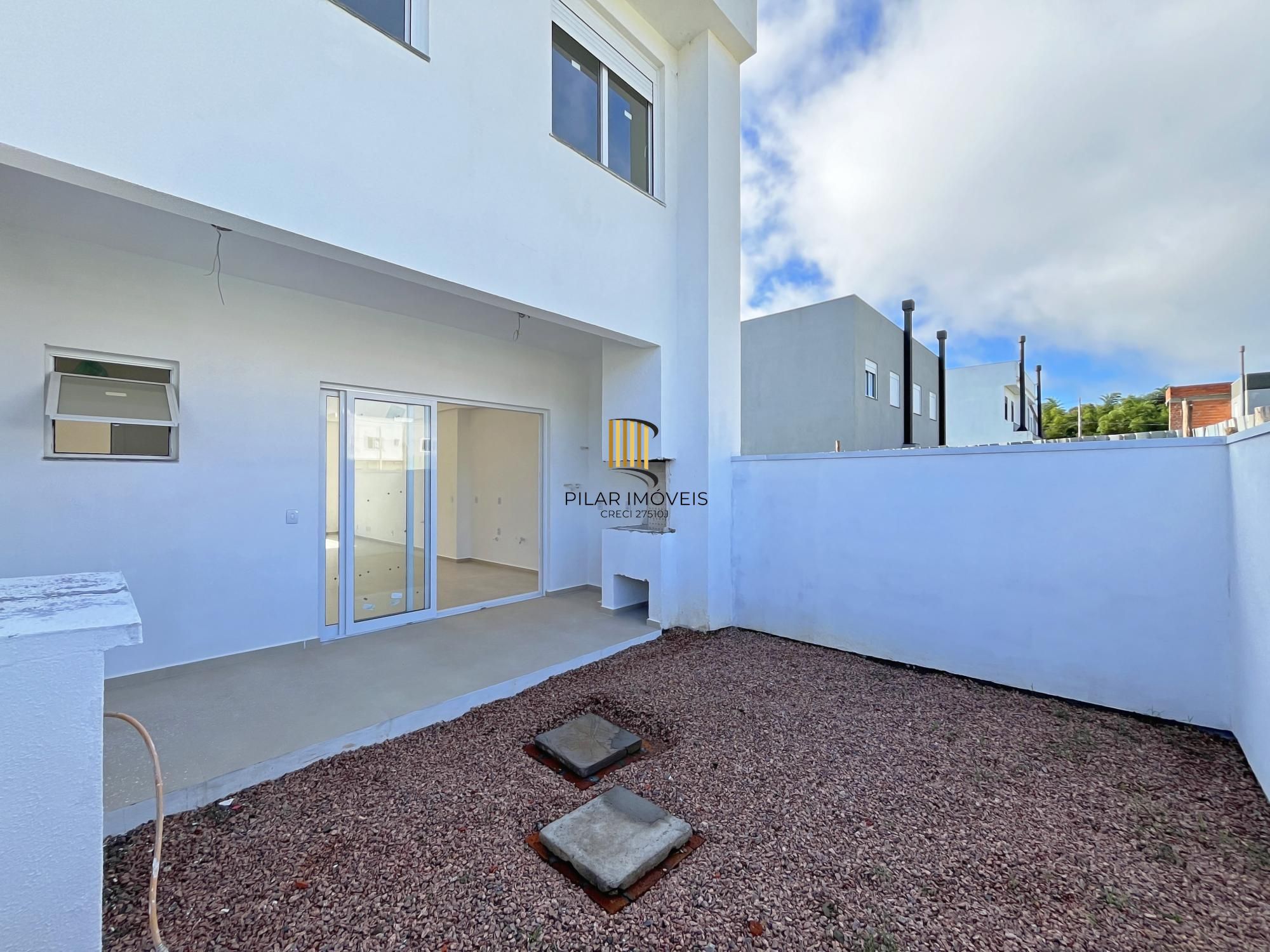 Casa de Condomínio 3 dormitórios no bairro Campo Novo