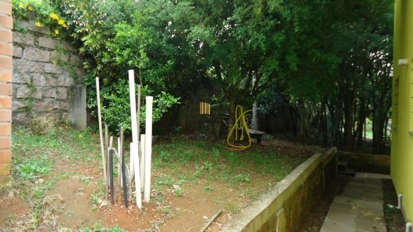 Sítio em Porto Alegre, no bairro Hípica, com 2 dormitório(s), e 2 banheiros, à venda.