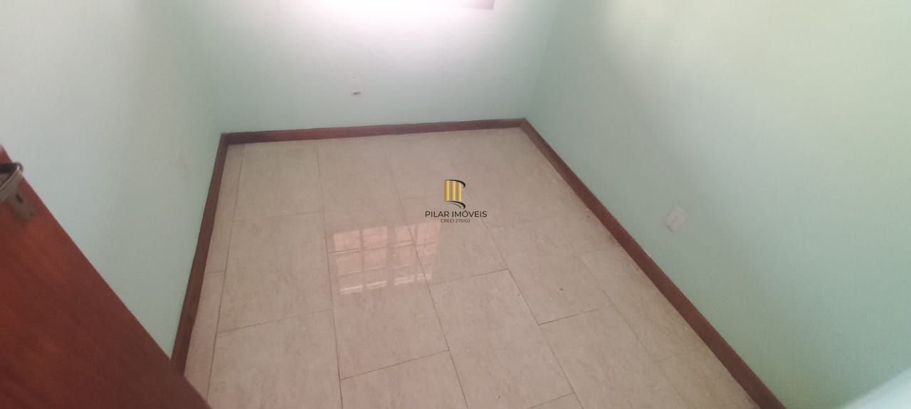 Casa 3 dormitórios no bairro Guarujá