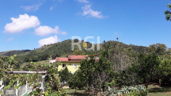 Sítio para Venda - 246m², 3 dormitórios, sendo 2 suites, 6 vagas - Vila Nova
