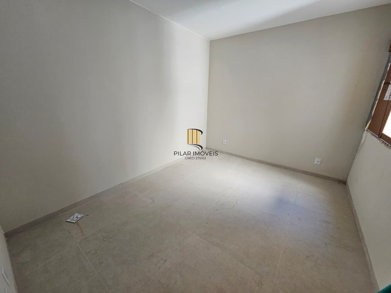 Casa 2 dormitórios no bairro Hípica