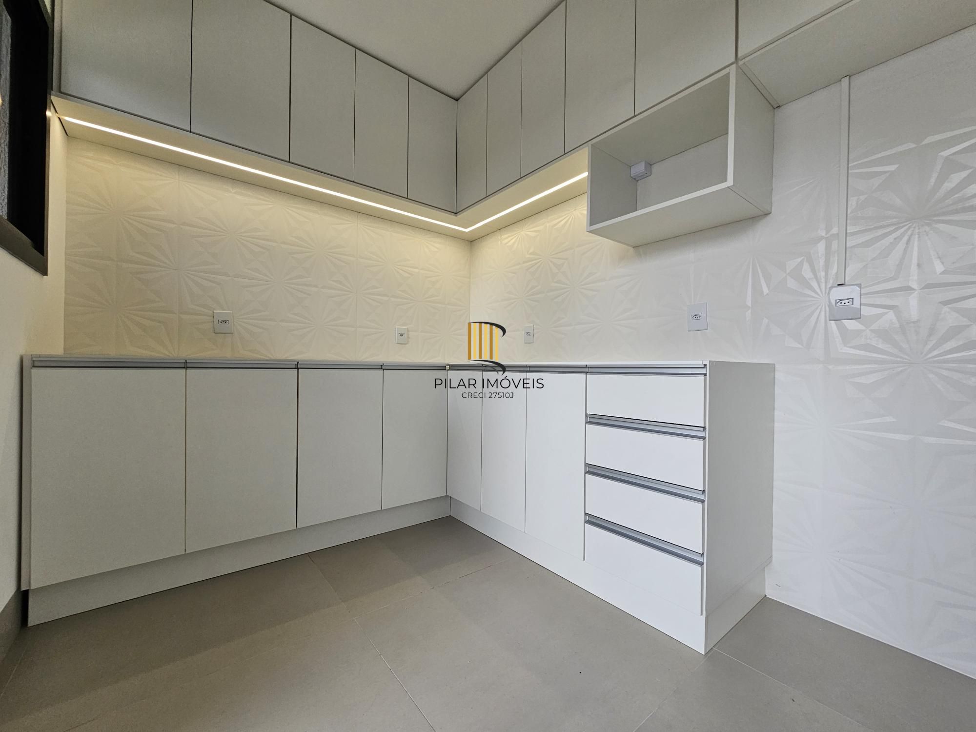 Casa Condominio em Porto Alegre, no bairro Campo Novo, com 3 dormitório(s), e 3 banheiros, à venda.