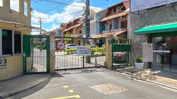 Casa Condominio em Porto Alegre, no bairro Cavalhada, com 3 dormitório(s), e 3 banheiros, à venda.