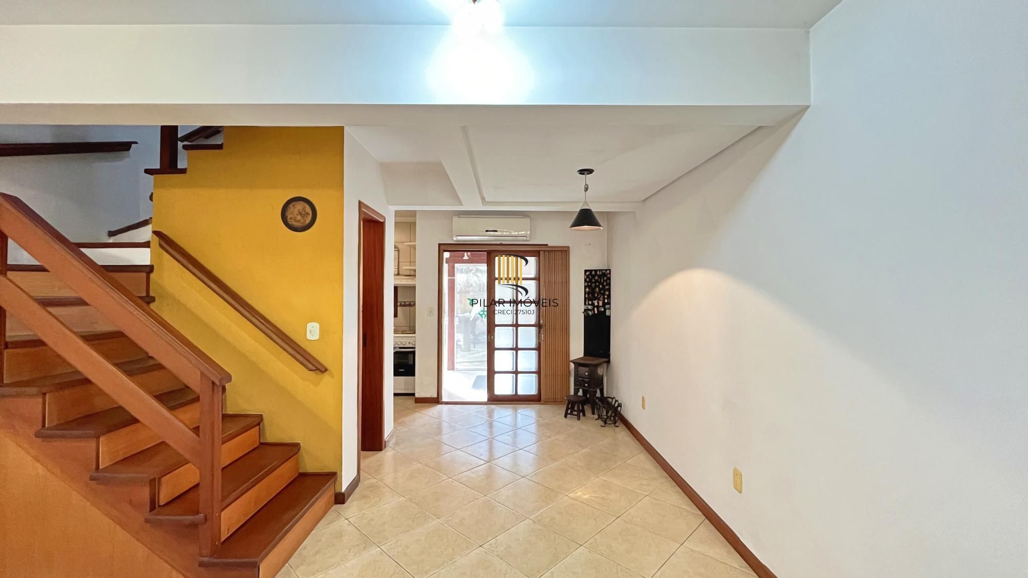 Casa Condominio para Venda - 96m², 3 dormitórios, sendo 1 suites, 2 vagas - Hípica