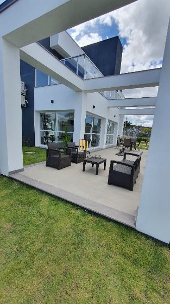Casa Condominio em Porto Alegre, no bairro Ipanema, com 3 dormitório(s), e 3 banheiros, à venda.