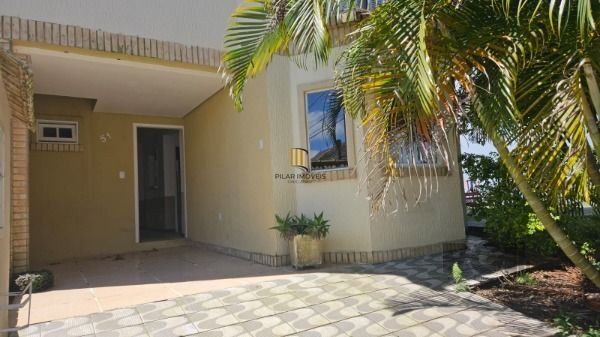 Casa Condominio em Porto Alegre, no bairro Guarujá, com 3 dormitório(s), e 3 banheiros, à venda.