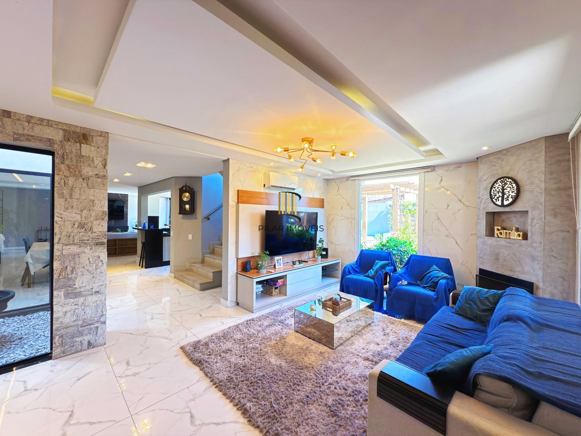 Em busca de uma casa espaçosa e cheia de comodidades no bairro Hípica