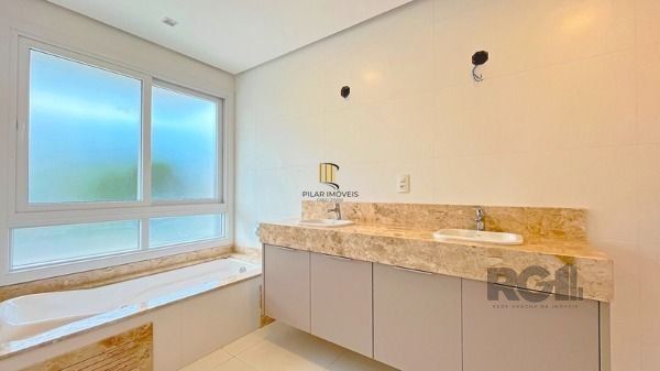 Casa Condominio para Venda - 364m², 3 dormitórios, sendo 3 suites, 2 vagas - Pedra Redonda