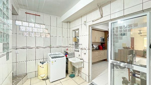 Casa Condominio em Porto Alegre, no bairro Aberta dos Morros, com 2 dormitório(s), e 2 banheiros, à venda.