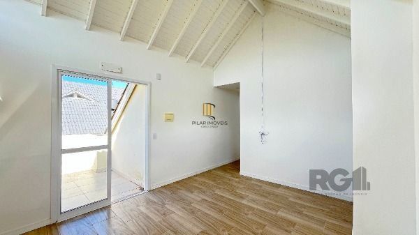 Casa Condominio em Porto Alegre, no bairro Ipanema, com 3 dormitório(s), e 3 banheiros, à venda.