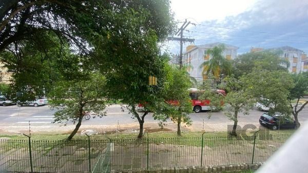 Apartamento em Porto Alegre, no bairro Vila Nova, com 1 dormitório(s), e 1 banheiros, à venda.