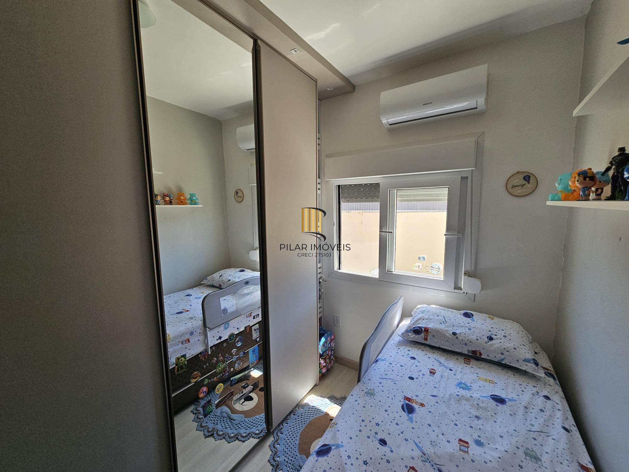 Sobrado em condomínio fechado