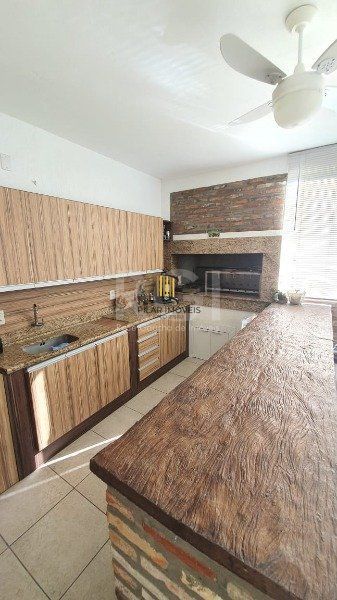 Casa Condominio para Venda - 221m², 3 dormitórios, sendo 1 suites, 3 vagas - Hípica
