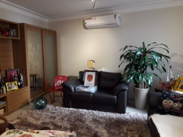 Apartamento para Venda - 104.22m², 3 dormitórios, sendo 1 suites, 1 vaga - Floresta