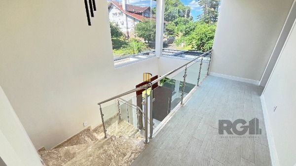 Casa Condominio em Porto Alegre, no bairro Hípica, com 3 dormitório(s), e 3 banheiros, à venda.