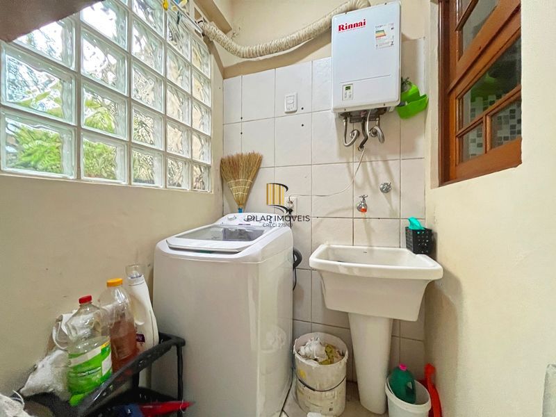 Casa 3 dormitórios no bairro Ipanema
