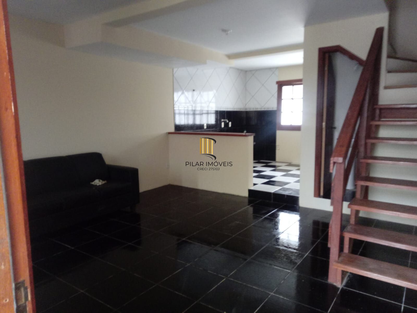Casa 2 dormitórios no bairro Guarujá