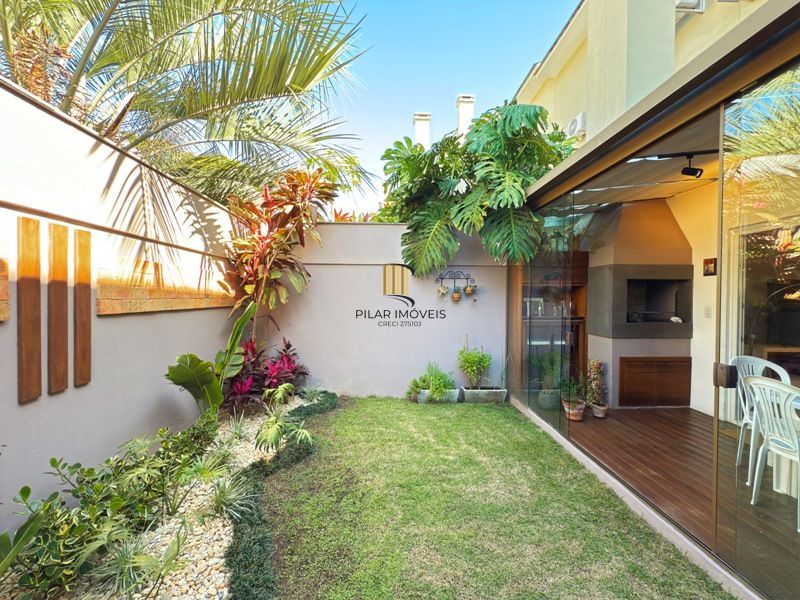 Linda Residência com 3 dormitórios e 1 suíte no Bairro Tristeza para venda.