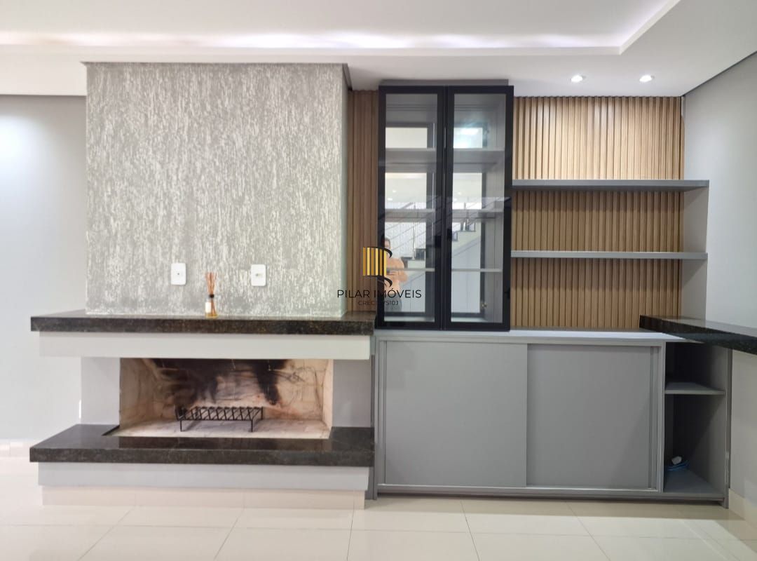 Casa 3 dormitórios no bairro Hípica