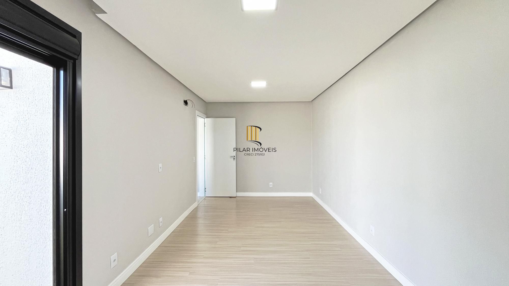 Casa Condominio em Porto Alegre, no bairro Hípica, com 3 dormitório(s), e 3 banheiros, à venda.