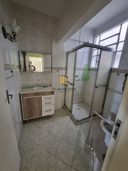 Apartamento em Porto Alegre, no bairro Centro Histórico, com 1 dormitório(s), e 1 banheiros, à venda.